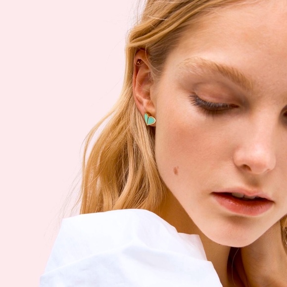 KATE SPADE • Fiji Heritage Heart Stud Earrings - Picture 2 of 5